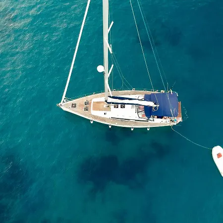 Botel Happy Sailing Barca A Vela Nettuno